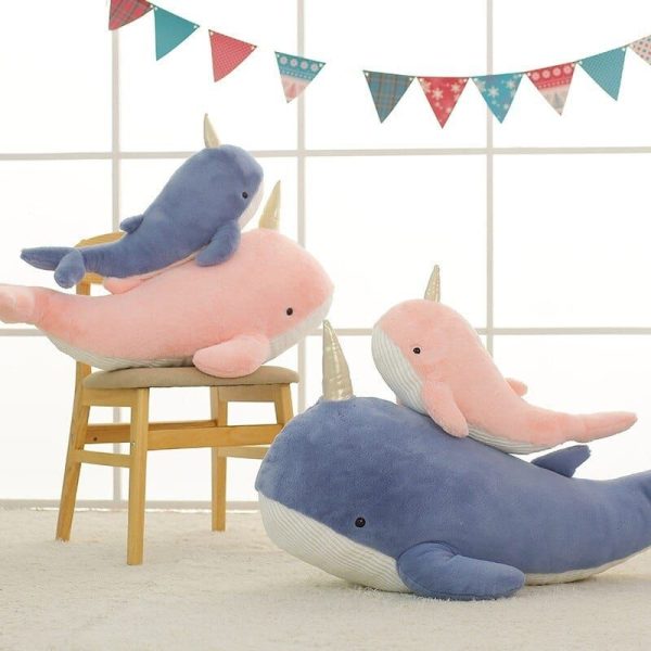 peluche baleine géante à corne