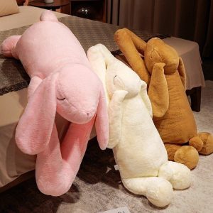 peluche lapin endormi
