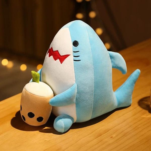 peluche squishmallow requin qui boit un bubble tea