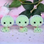 serpent en peluche colorée pour enfants